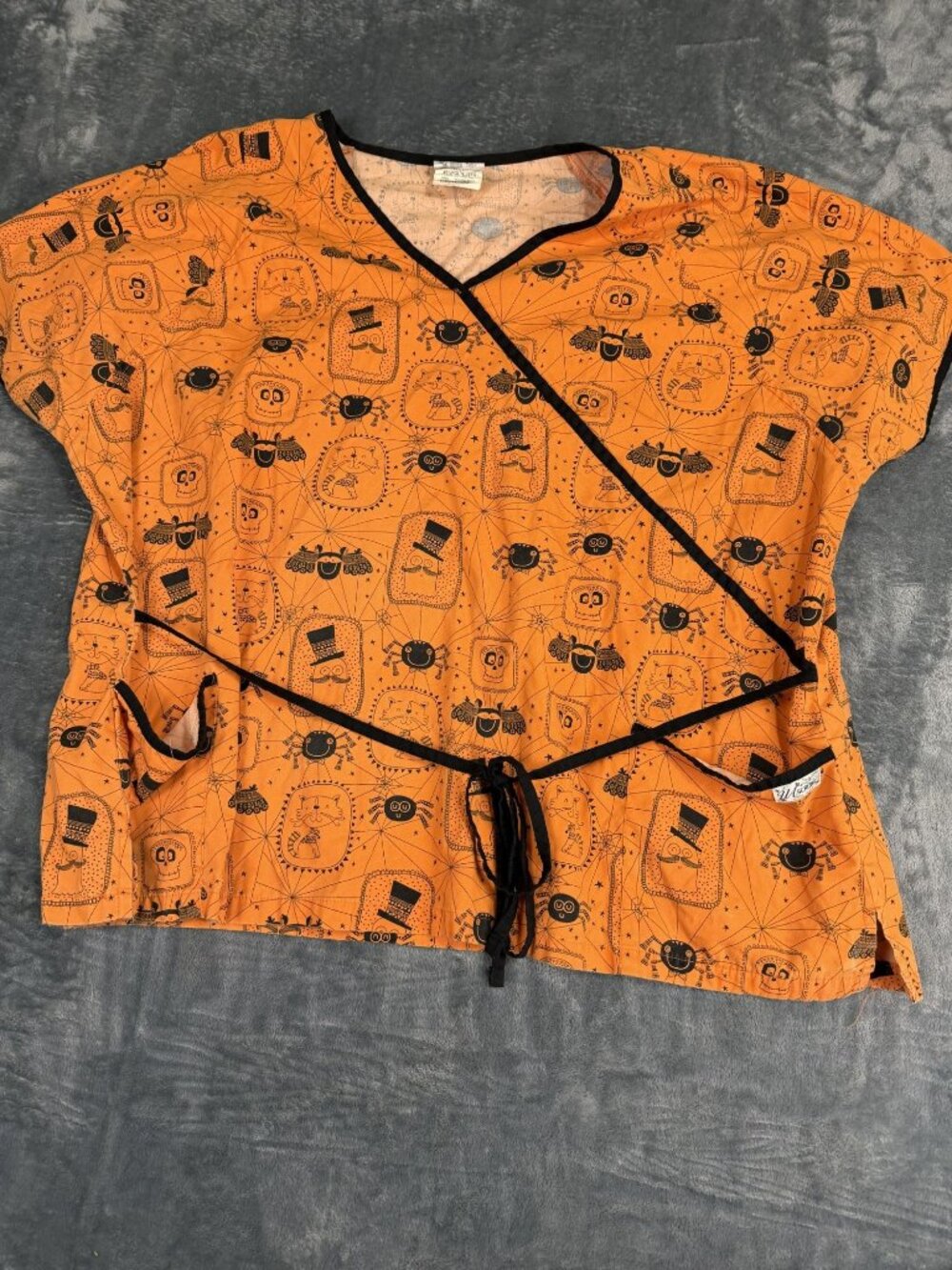 U Scrubs Halloween Orange Print Scrub Top Black Trim Tie Waist 4XL